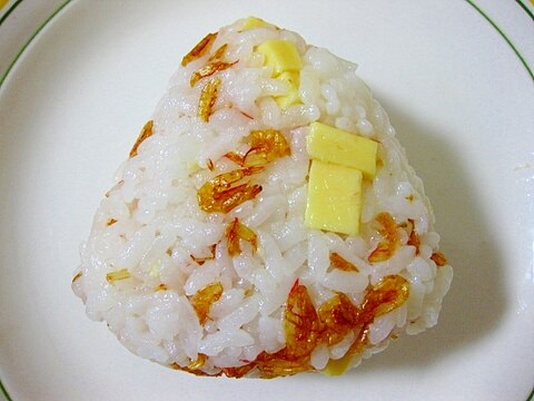 静岡県　桜海老とチーズのおにぎり
